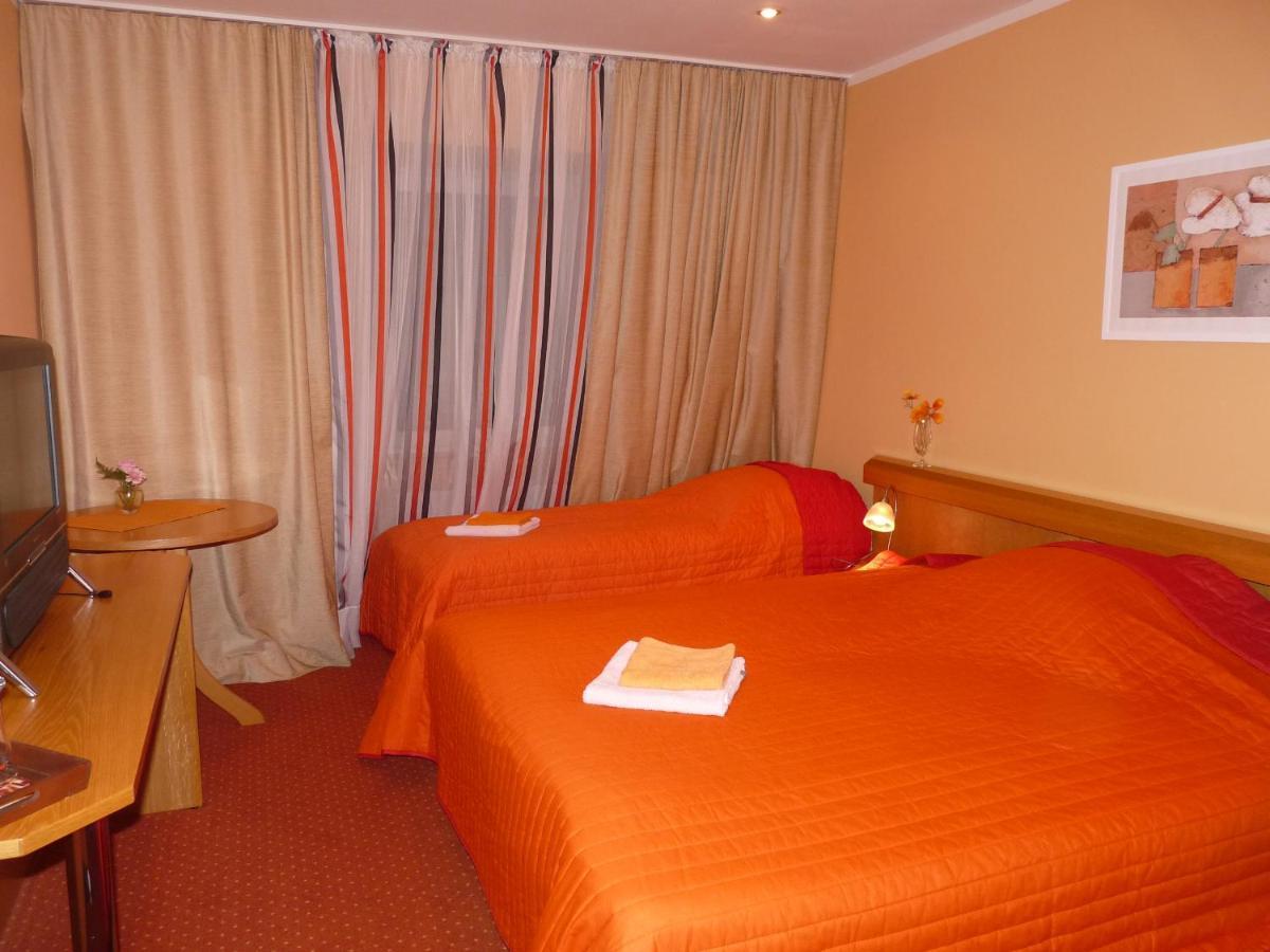 Bed and Breakfast Kardamon Żary Esterno foto