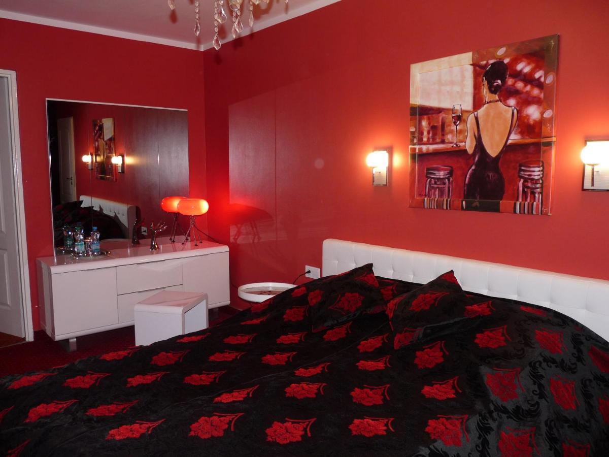 Bed and Breakfast Kardamon Żary Esterno foto